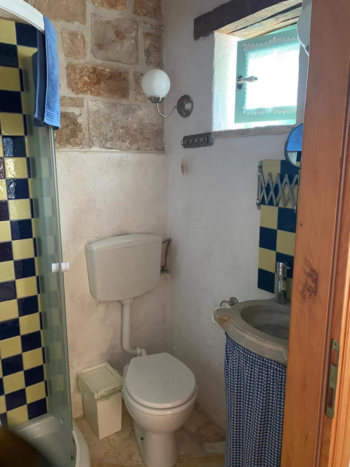 Domos Selene Casa Delle Farfalle Tinjan Ngoại thất bức ảnh