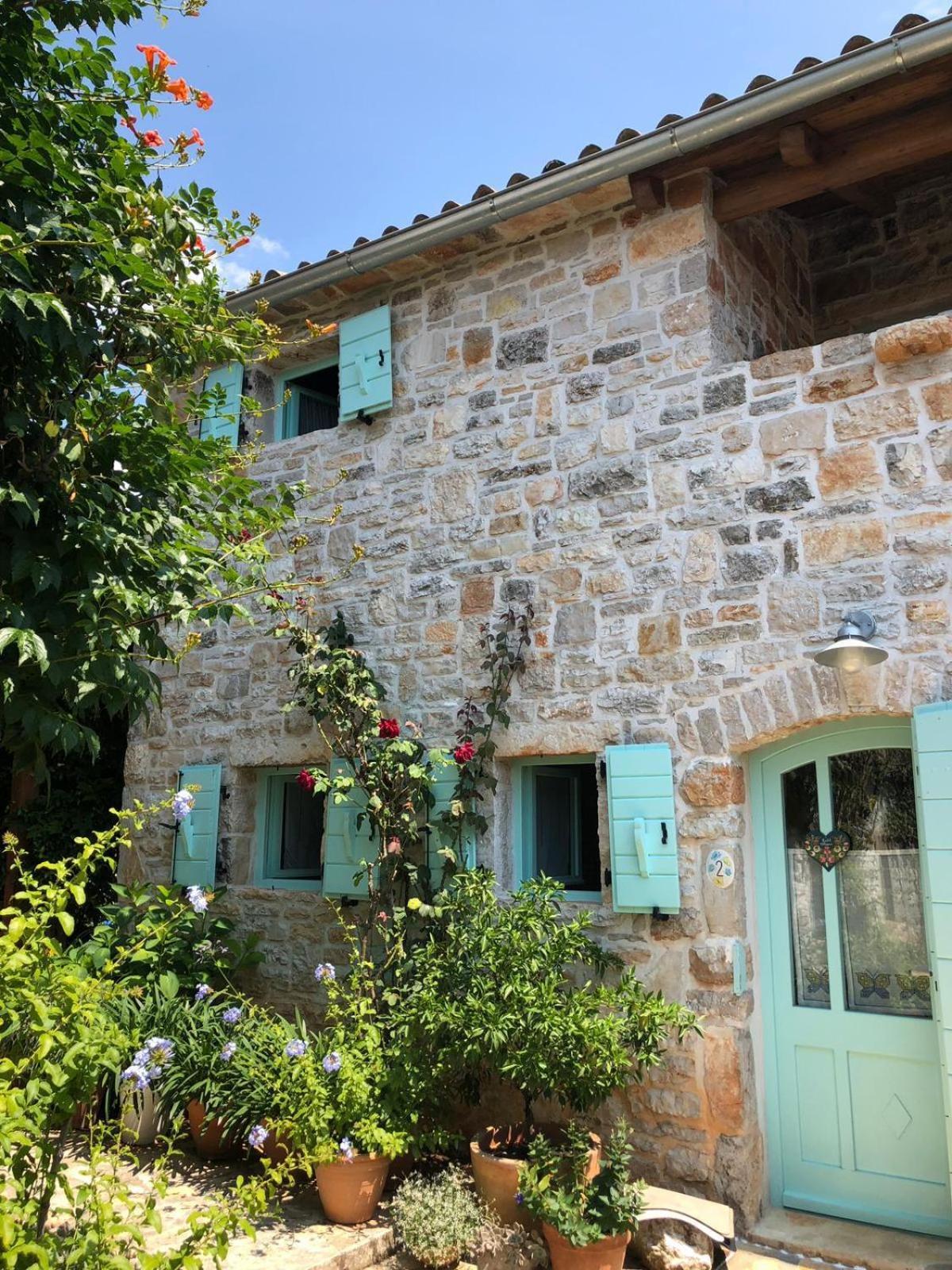 Domos Selene Casa Delle Farfalle Tinjan Ngoại thất bức ảnh