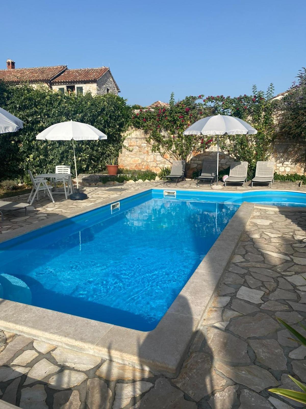 Domos Selene Casa Delle Farfalle Tinjan Ngoại thất bức ảnh